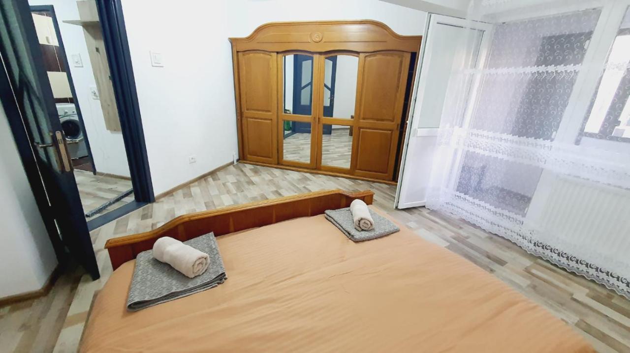 Apartamento Apartament Radoi Drobeta Turnu Severin Exterior foto