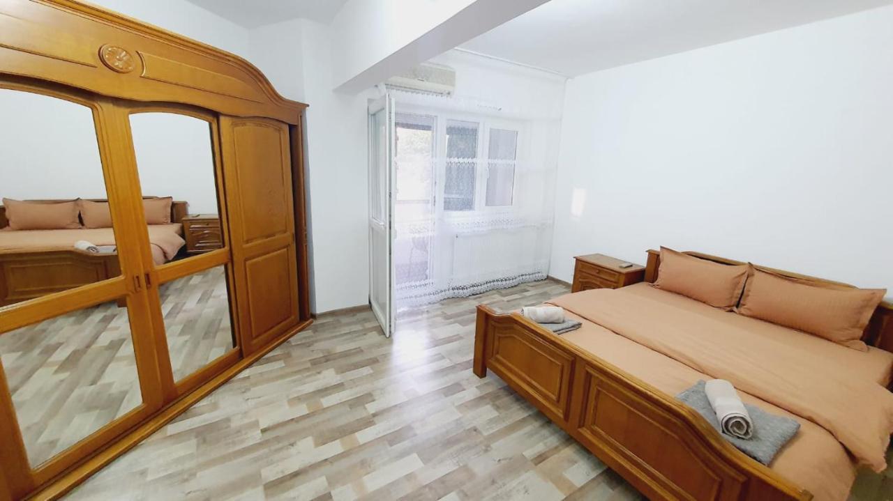 Apartamento Apartament Radoi Drobeta Turnu Severin Exterior foto