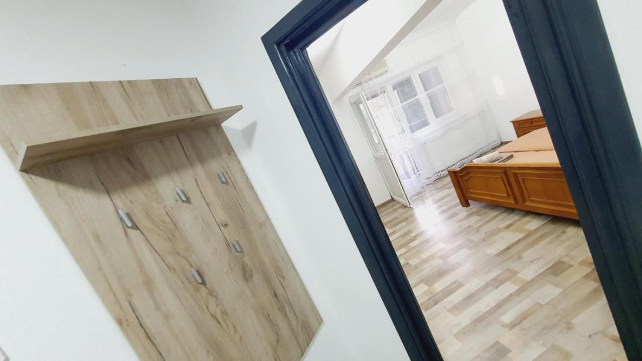 Apartamento Apartament Radoi Drobeta Turnu Severin Exterior foto